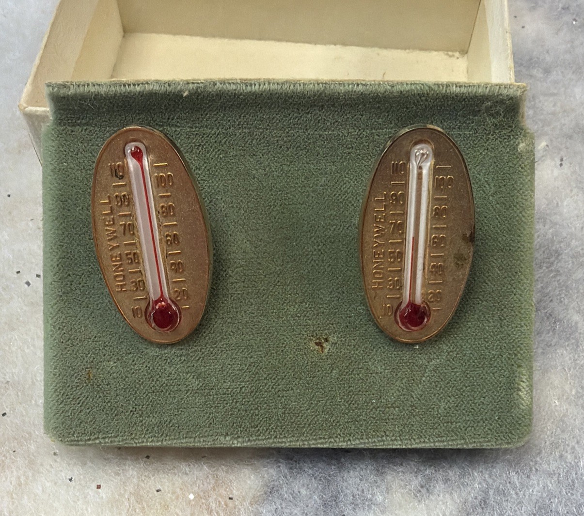 Vintage Mid-Century Honeywell Thermometer Cufflinks Set In Original Box Made USA Vintage Mid-Century Honeywell Thermometer Cufflinks Set In Original Box Made USA