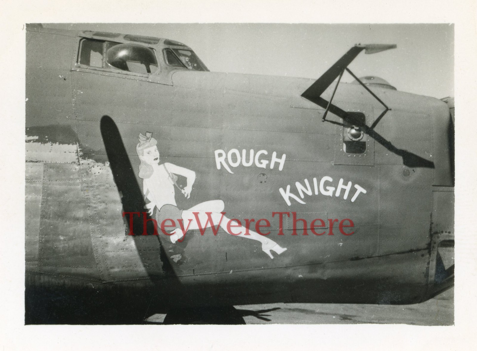 WWII photo- B 24 LIBERATOR Bomber plane GIRL NOSE ART - ROUGH KNIGHT* WWII photo- B 24 LIBERATOR Bomber plane GIRL NOSE ART - ROUGH KNIGHT*