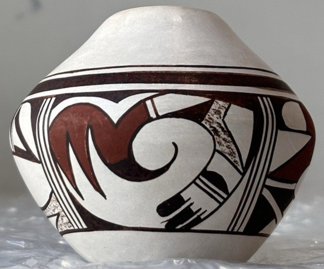 Vintage Grace Navasie Hopi Pueblo Whiteware Jar, Cultural Art Decor Gifts Vintage Grace Navasie Hopi Pueblo Whiteware Jar, Cultural Art Decor Gifts