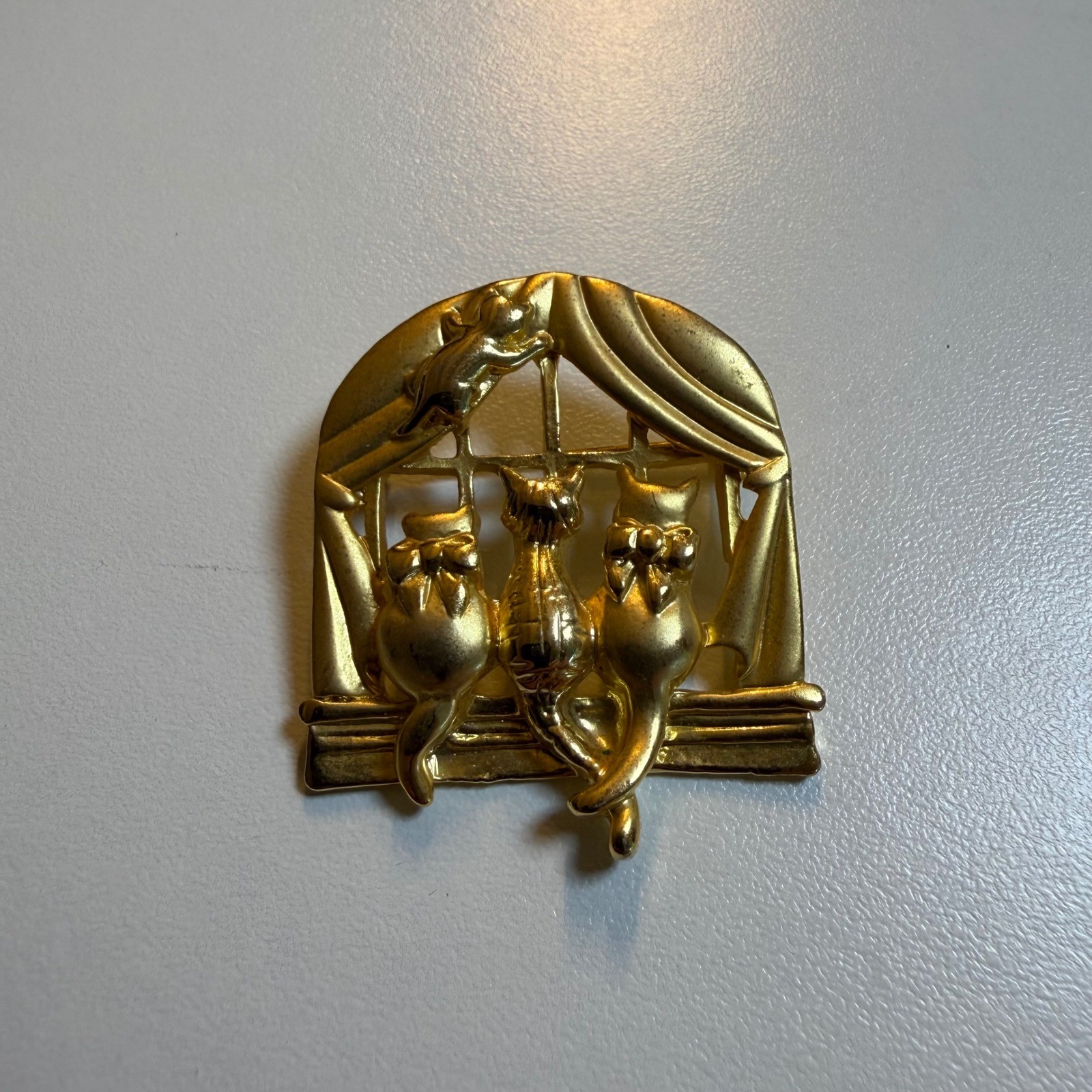 Vintage JJ Jonette Gold Tone Cats in Window Brooch Pin Whimsical Feline Jewelry