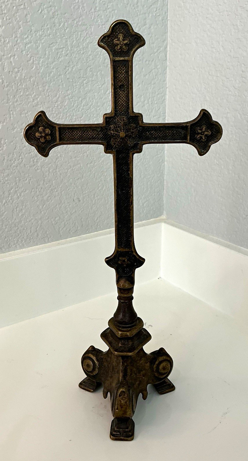 Antique Bronze crucifix on stand (made in Italy) Thanks for letting each other k Antique Bronze crucifix on stand (made in Italy) Thanks for letting each other k