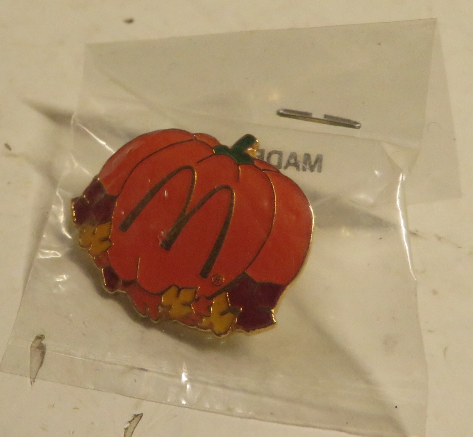 2006 McDonald\'s Pumpkin Autumn Crew Employee Lapel Hat Pin Fast Food 1\ 2006 McDonald\'s Pumpkin Autumn Crew Employee Lapel Hat Pin Fast Food 1\
