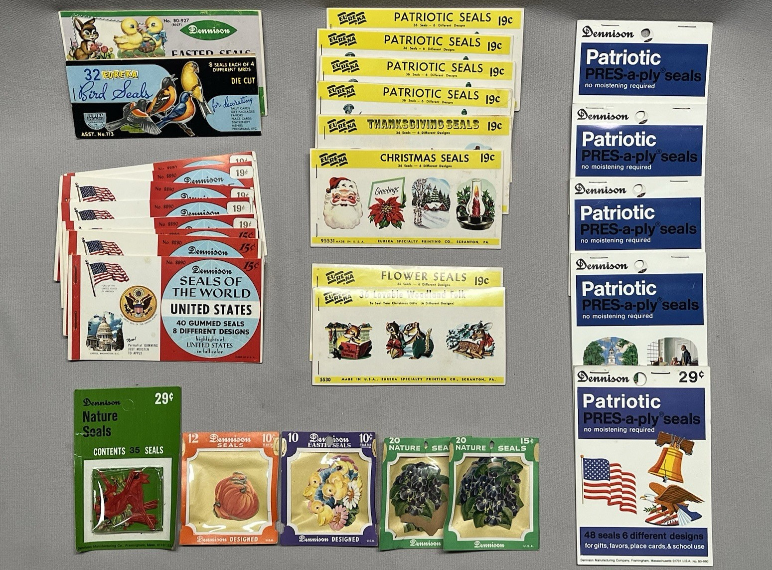 Vintage 31 Booklets of Dennison & Eureka Gummed Seals - Patriotic, Christmas etc Vintage 31 Booklets of Dennison & Eureka Gummed Seals - Patriotic, Christmas etc
