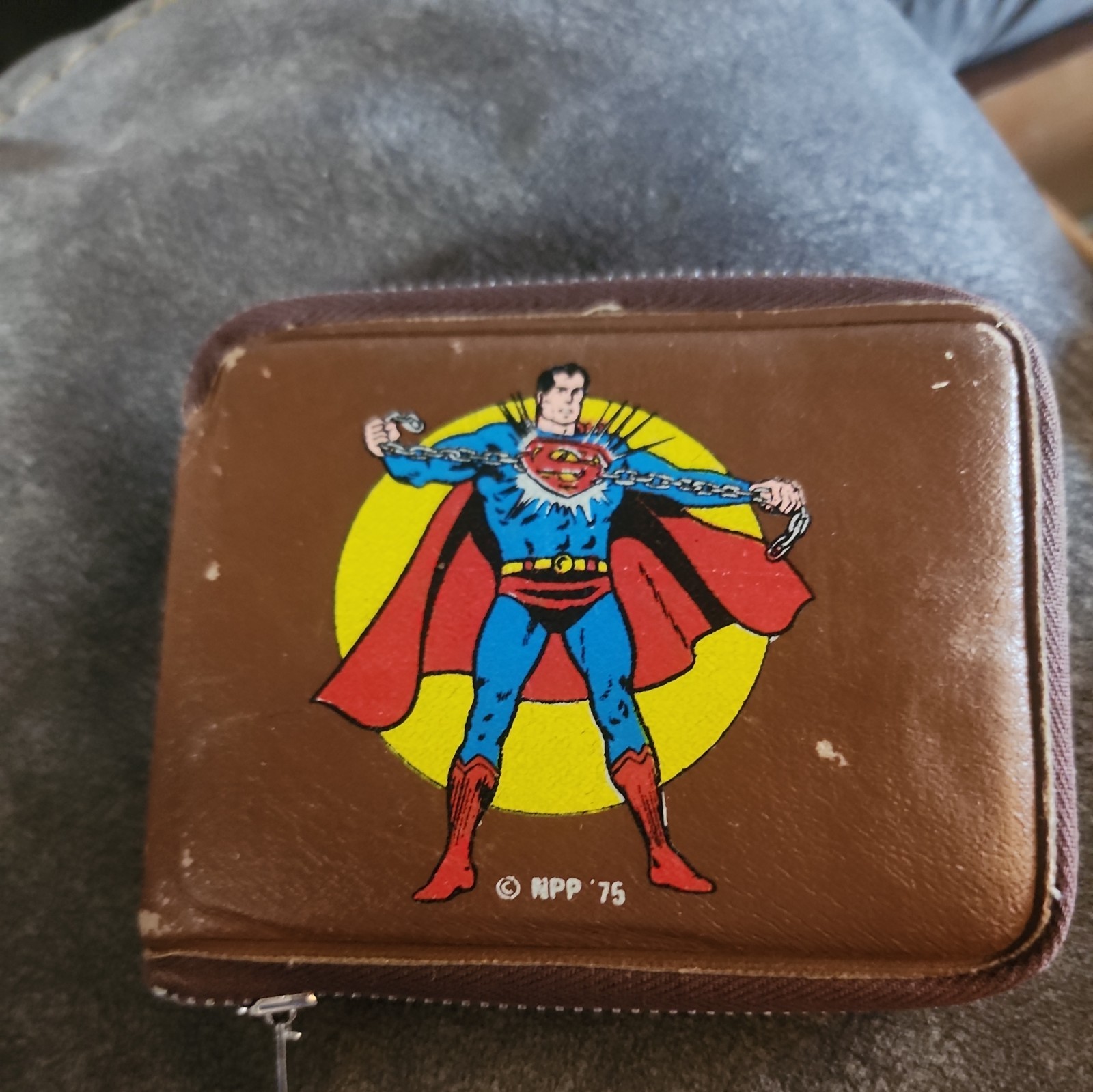 DC Comics Superman Vintage 1975 Micro Mini Zip Wallet ID Card Extremely Rare DC Comics Superman Vintage 1975 Micro Mini Zip Wallet ID Card Extremely Rare
