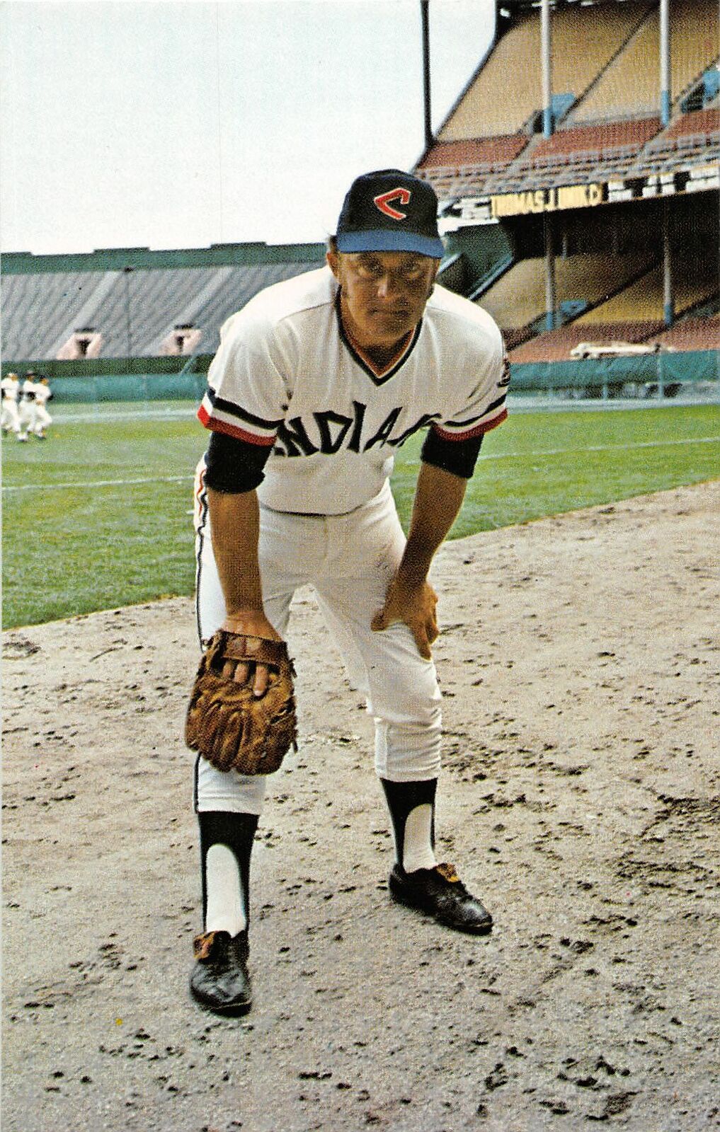 J21/ Cleveland Ohio Postcard c1970s Indians Baseball Team Tom Hilgendorf 50
