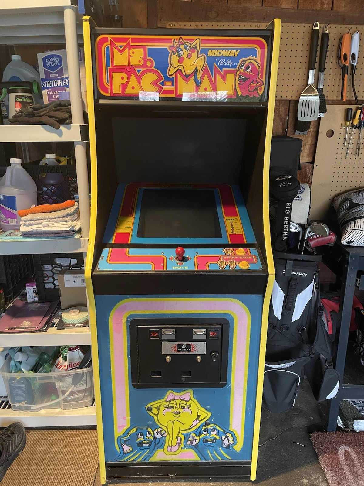 Midway Ms. Pac-Man Upright Coin-Op Video Arcade Machine Cabinet Midway Ms. Pac-Man Upright Coin-Op Video Arcade Machine Cabinet
