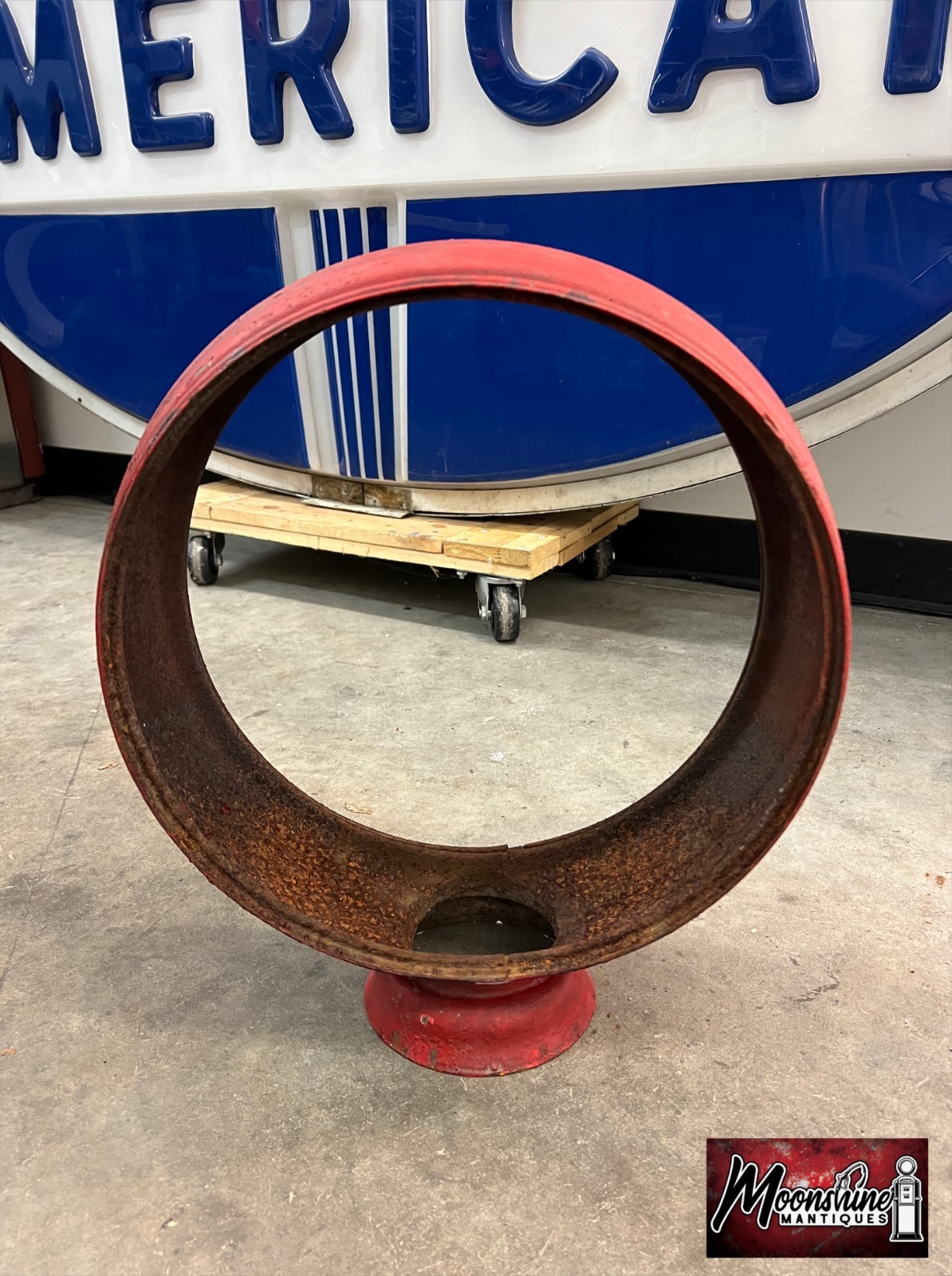Original Gas Pump Globe Steel Body Original Gas Pump Globe Steel Body