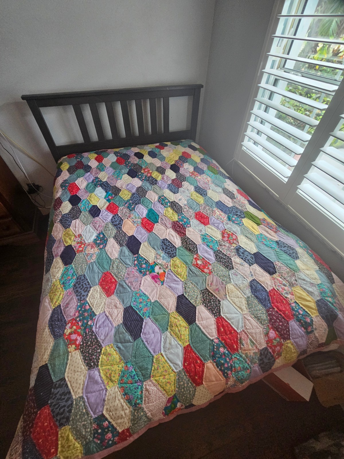 Amazing Early 1900\'s Vintage Hand made Patch work Quilt (flour sack sourced) Amazing Early 1900\'s Vintage Hand made Patch work Quilt (flour sack sourced)