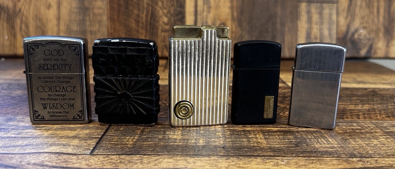 VINTAGE LIGHTER LOT ZIPPO PAC READ DESCRIPTION BELOW VINTAGE LIGHTER LOT ZIPPO PAC READ DESCRIPTION BELOW