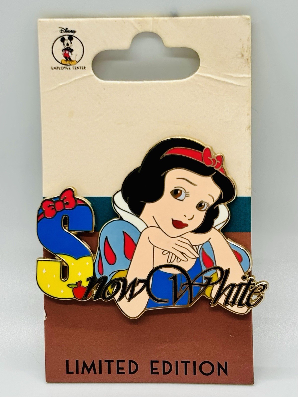 DEC Characters Name Snow White 2018 LE 250 Disney Pin NWT DEC Characters Name Snow White 2018 LE 250 Disney Pin NWT