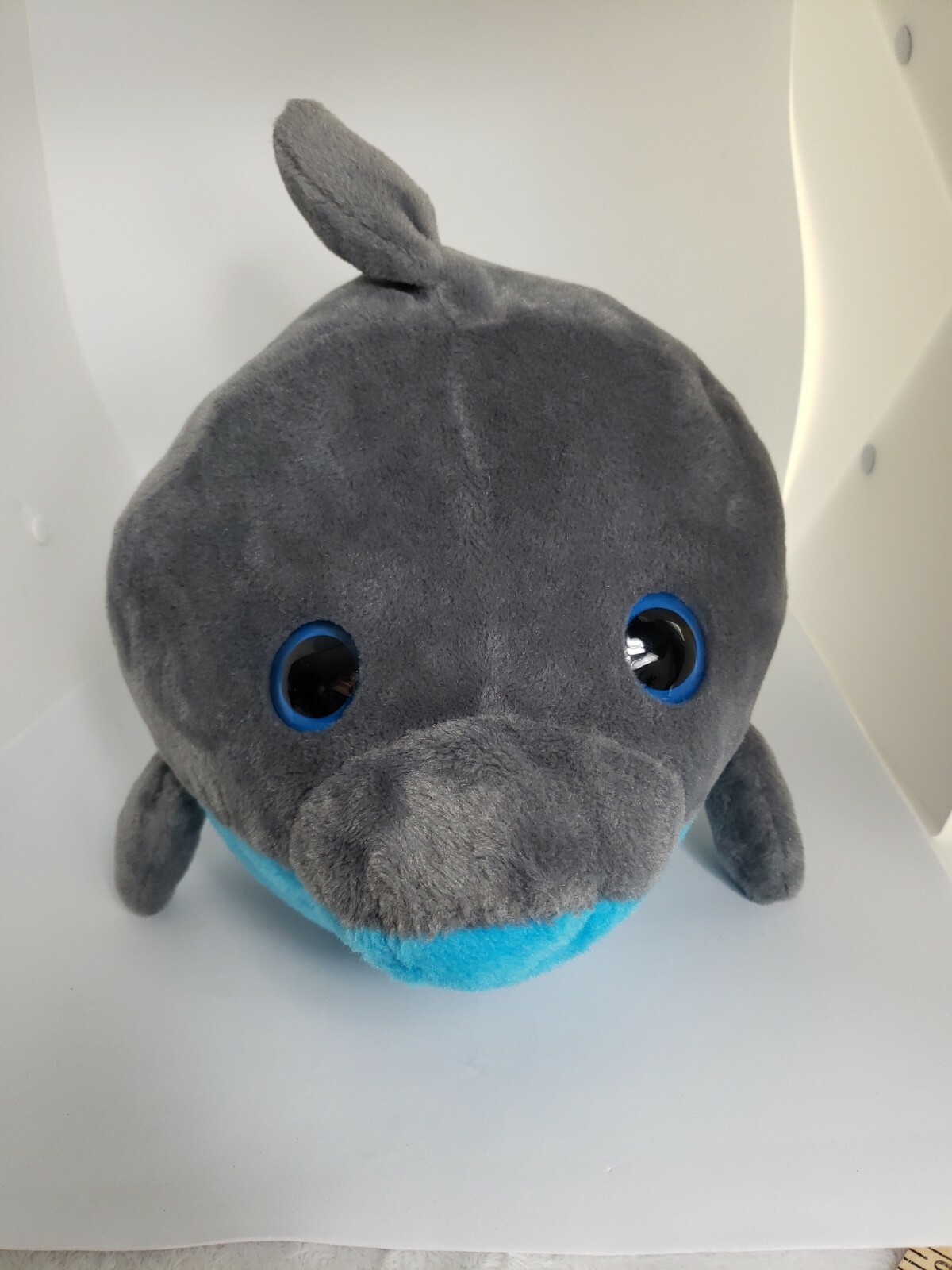 2013 Sea World Mako Shark Plush 10 inch gray blue stuffed animal unisex 2013 Sea World Mako Shark Plush 10 inch gray blue stuffed animal unisex