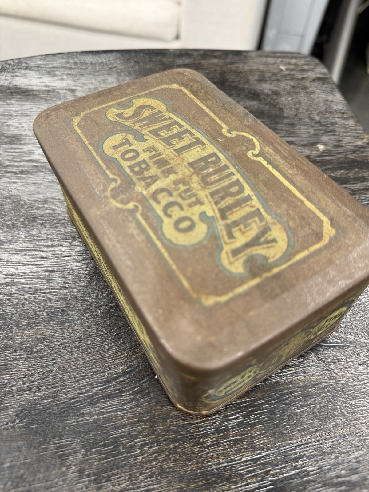 Antique Sweet Burley Fine Cut Tobacco Tin Standard of the World 25¢ Antique Sweet Burley Fine Cut Tobacco Tin Standard of the World 25¢