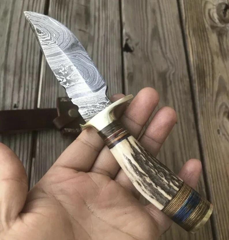 CUSTOM HANDMADE DAMASCUS STEEL HUNTING SKINNING KNIFE STAG ANTLER HANDLE CUSTOM HANDMADE DAMASCUS STEEL HUNTING SKINNING KNIFE STAG ANTLER HANDLE