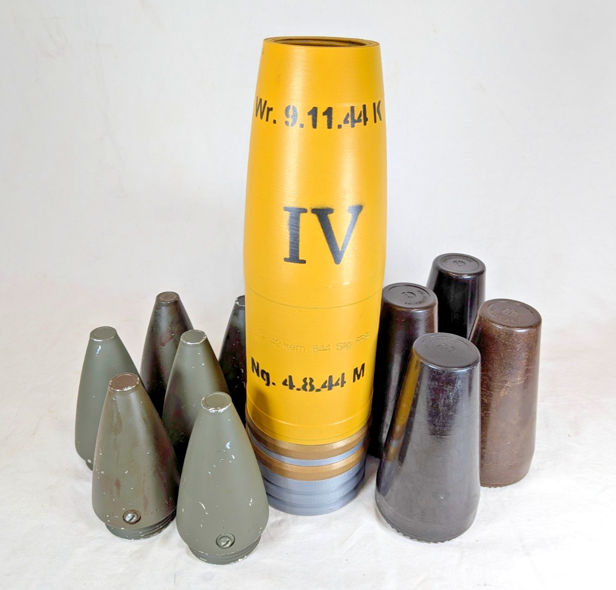 Repro WW2 German Artillery Fuse Heads w/ Original Bakelite Cases Repro WW2 German Artillery Fuse Heads w/ Original Bakelite Cases