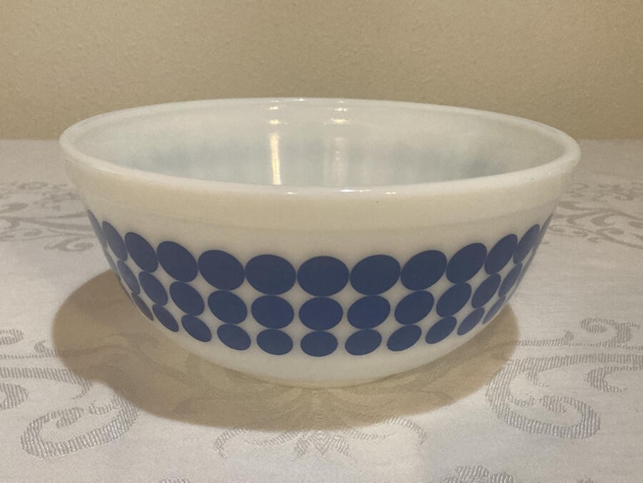 Vintage Pyrex 403 Blue Dot Mixing Bowl 2 1/2 Quart