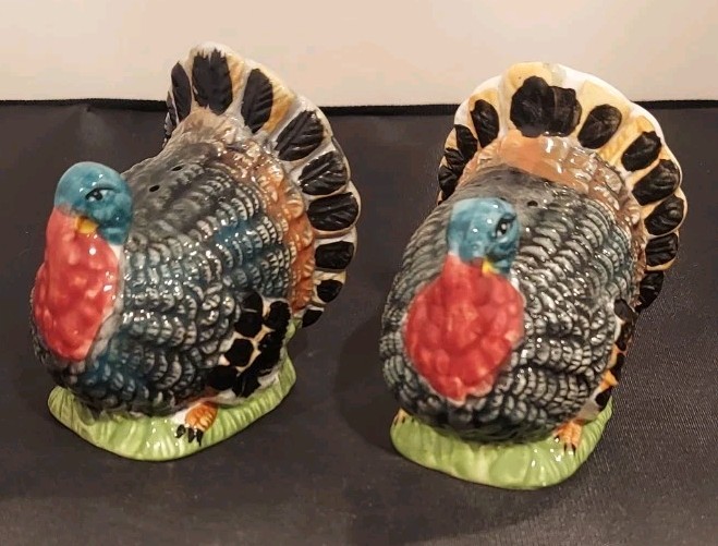 Vintage Oxford Elite Ceramic Turkey Salt and Pepper Shakers Set Thanksgiving 