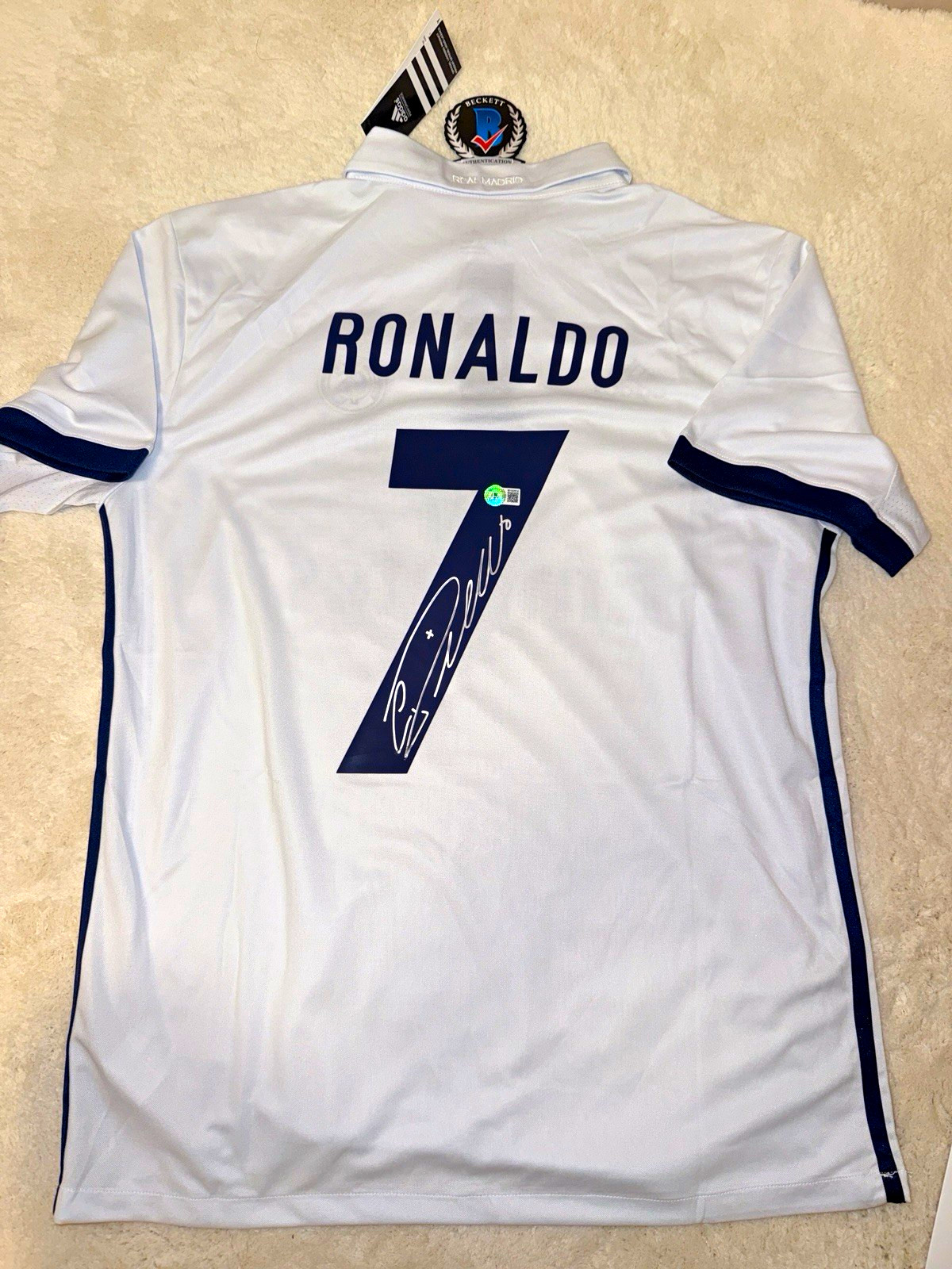 Cristiano Ronaldo Signed Real Madrid Jersey #7 Beckett BAS COA 2016/17 Cristiano Ronaldo Signed Real Madrid Jersey #7 Beckett BAS COA 2016/17