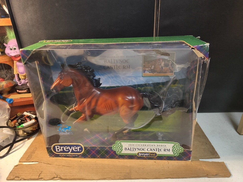 Breyerfest 2020 Celebration Horse Ballynoe Castle Rm NIB Damaged Box Breyerfest 2020 Celebration Horse Ballynoe Castle Rm NIB Damaged Box