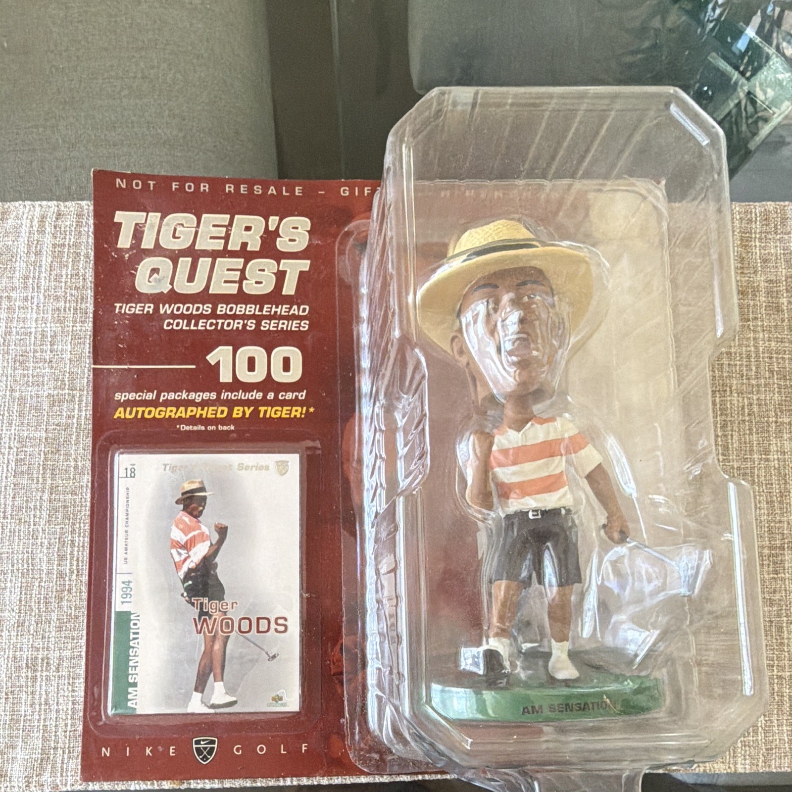 Nike Golf Tiger\'s Quest Tiger Woods Bobblehead Run 100 Nike Golf Tiger\'s Quest Tiger Woods Bobblehead Run 100