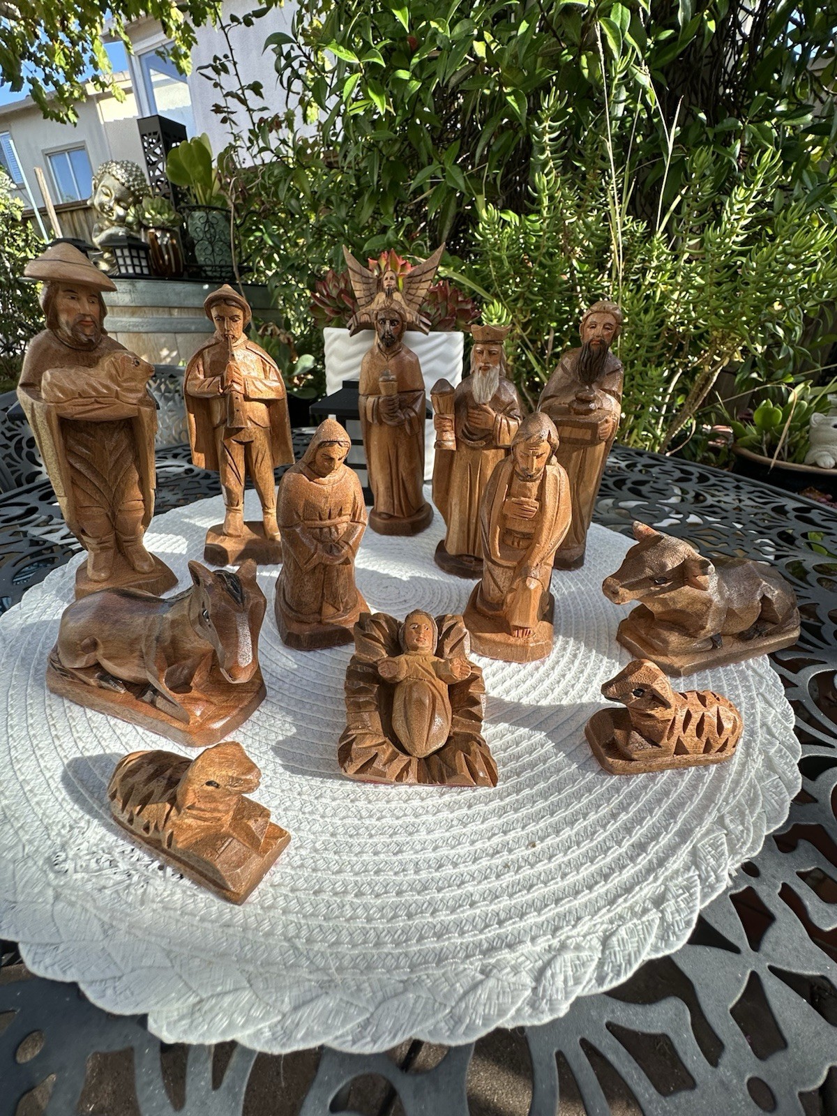 Exquisite 14 Pc Hand Carved Wooden Nativity Set Manger Hanging Angel Felt Bottom Exquisite 14 Pc Hand Carved Wooden Nativity Set Manger Hanging Angel Felt Bottom