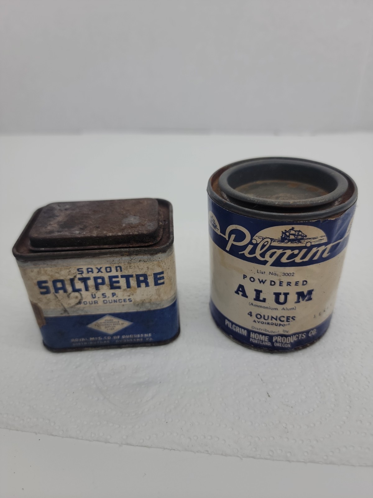 Pilgrim And Saxon Vintage Tin Paper Labels 4 Ounces Can Lot Grandmacore Pilgrim And Saxon Vintage Tin Paper Labels 4 Ounces Can Lot Grandmacore