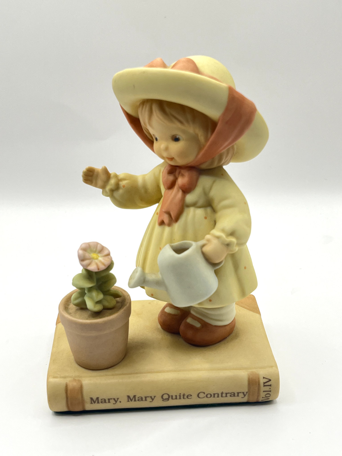 Enesco Once Upon a Fairy Tale Mary Mary Quite Contrary Figure 6\ Enesco Once Upon a Fairy Tale Mary Mary Quite Contrary Figure 6\