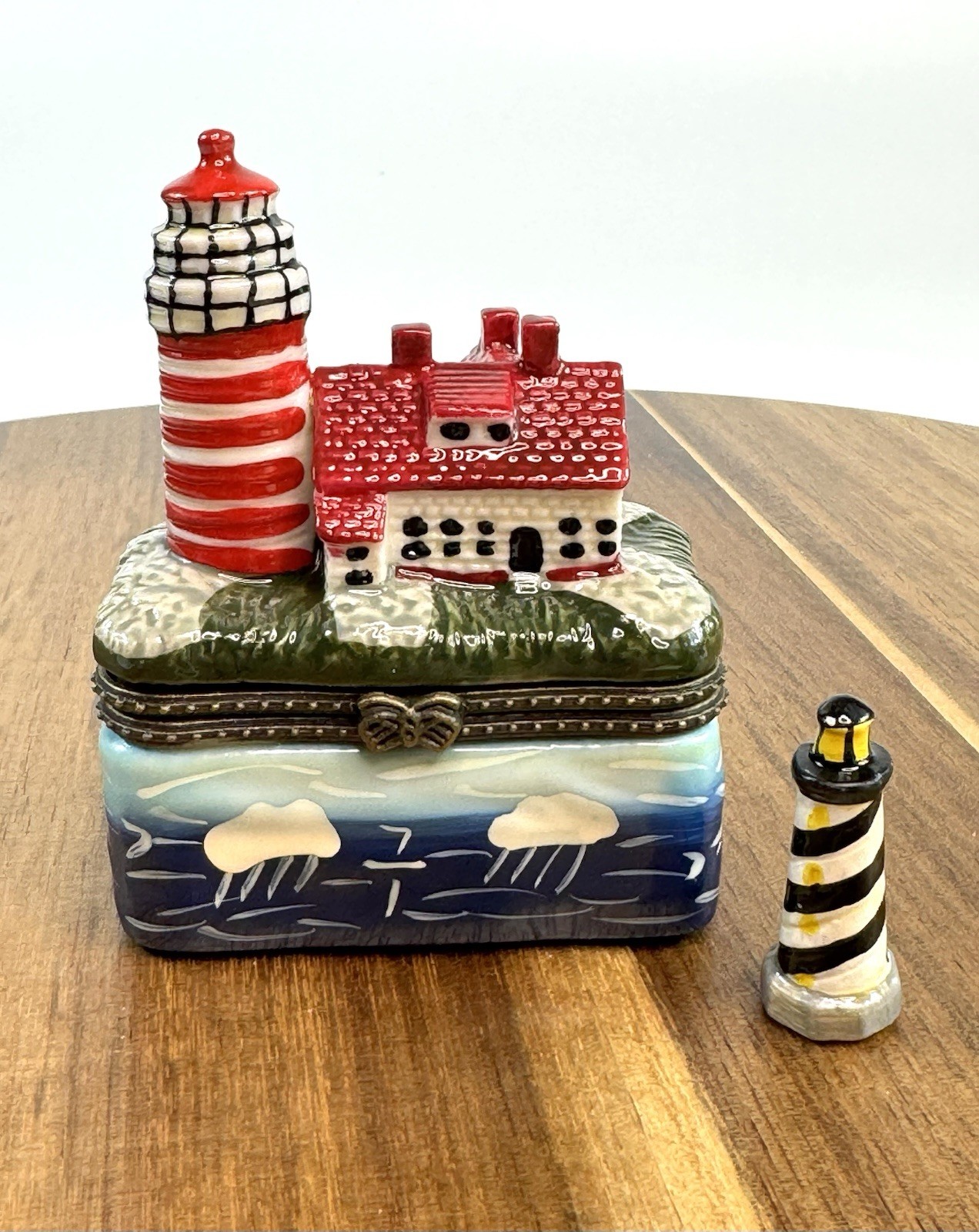 Porcelain Hinged Trinket Box Lighthouse Seashore Ocean Nautical #8 Porcelain Hinged Trinket Box Lighthouse Seashore Ocean Nautical #8