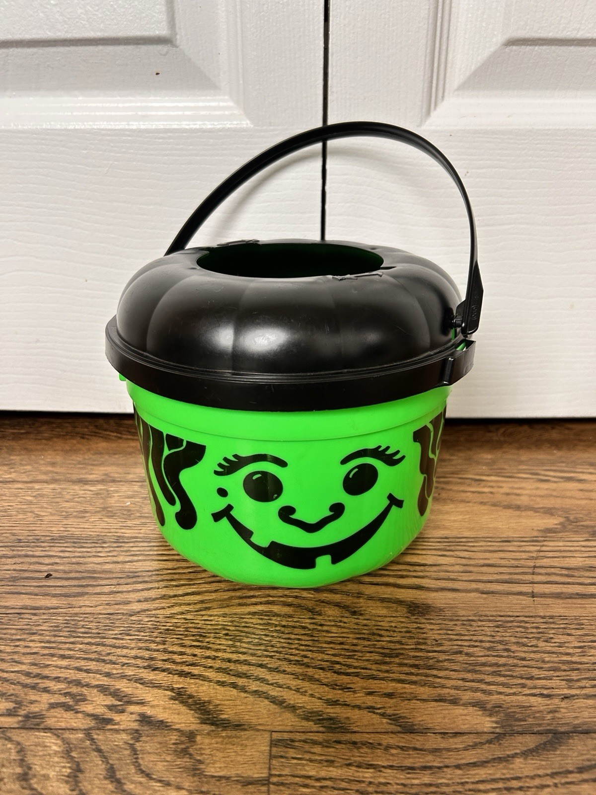 Vintage 1991 Plastic Green Witch McDonald’s Trick Or Great Bucket With Lid Vintage 1991 Plastic Green Witch McDonald’s Trick Or Great Bucket With Lid