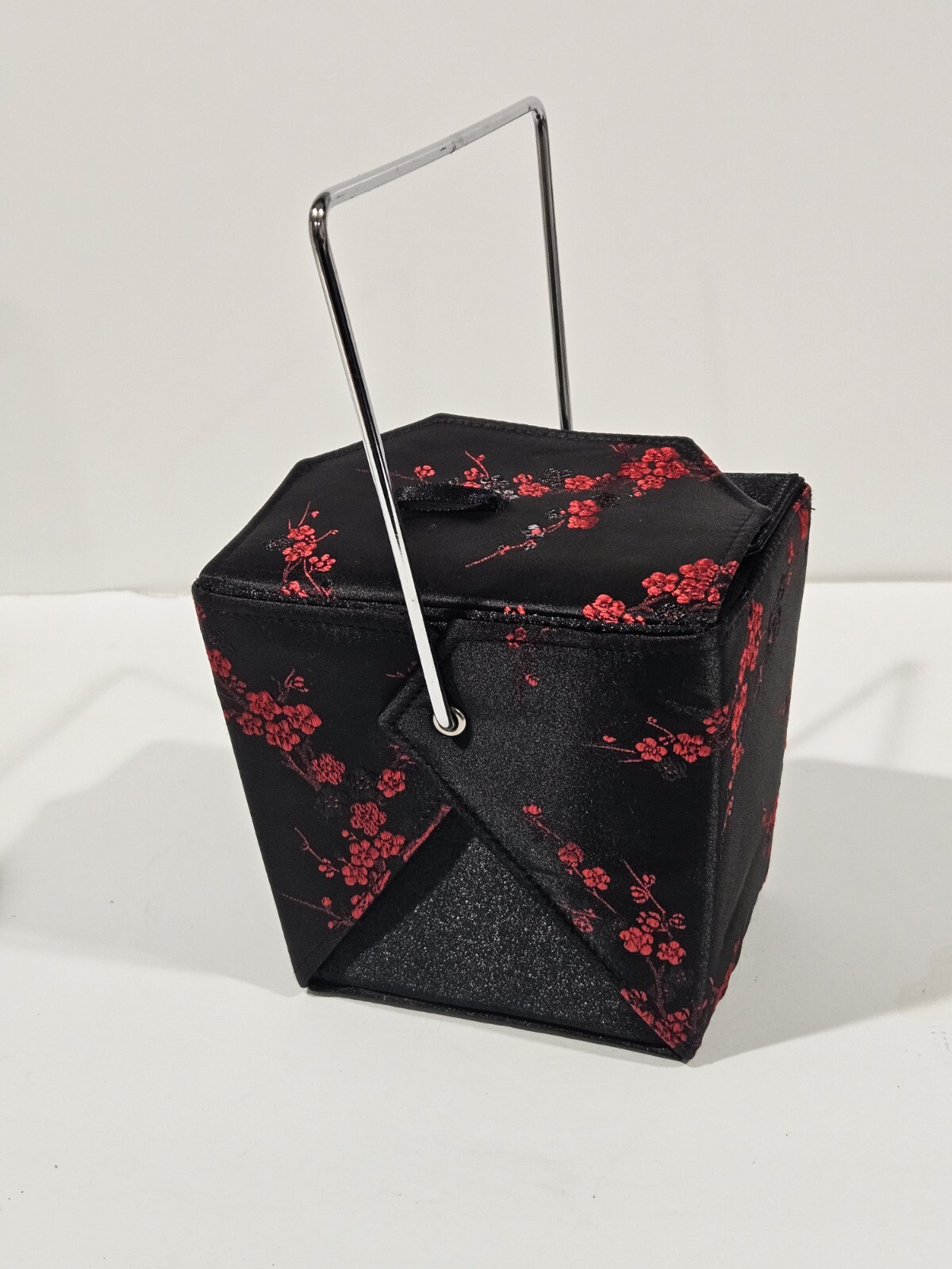 Vintage Yans NY Chinese Take Out Box Handbag With Metal Handle 5½ Vintage Yans NY Chinese Take Out Box Handbag With Metal Handle 5½
