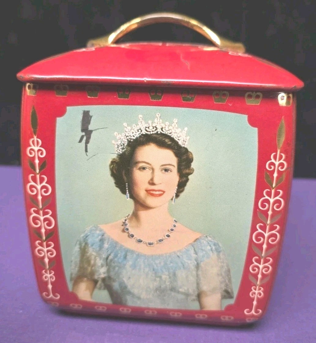 Vintage Queen Elizabeth II 1953 Coronation Souvenir Tin Edward Sharp Royalty