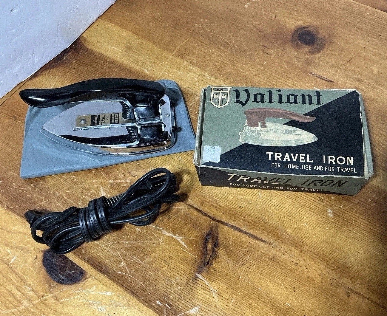 Vintage Valiant Travel Iron No. 25/2318 WORKING W/ detachable CORD & Box N. MINT Vintage Valiant Travel Iron No. 25/2318 WORKING W/ detachable CORD & Box N. MINT