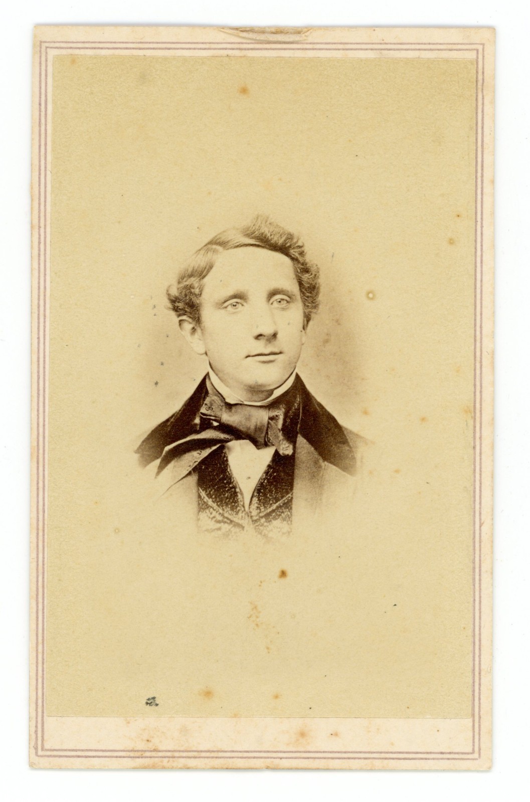 Carte de Visite CDV Bust Portrait of Handsome Young Man - Philadelphia Backmark Carte de Visite CDV Bust Portrait of Handsome Young Man - Philadelphia Backmark