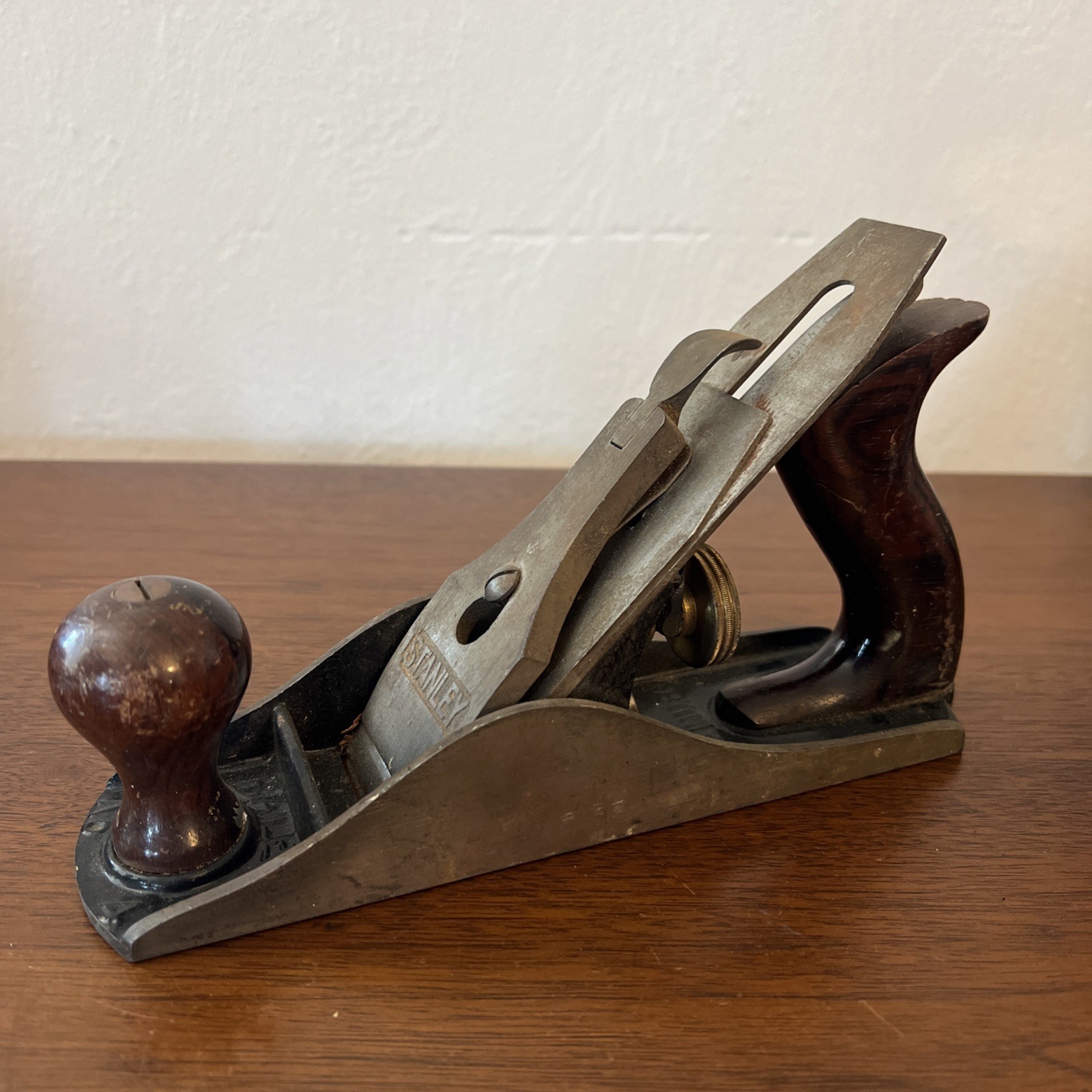 Stanley Bailey No. 4 Bench Hand Plane Vintage Woodworking Tool USA Stanley Bailey No. 4 Bench Hand Plane Vintage Woodworking Tool USA