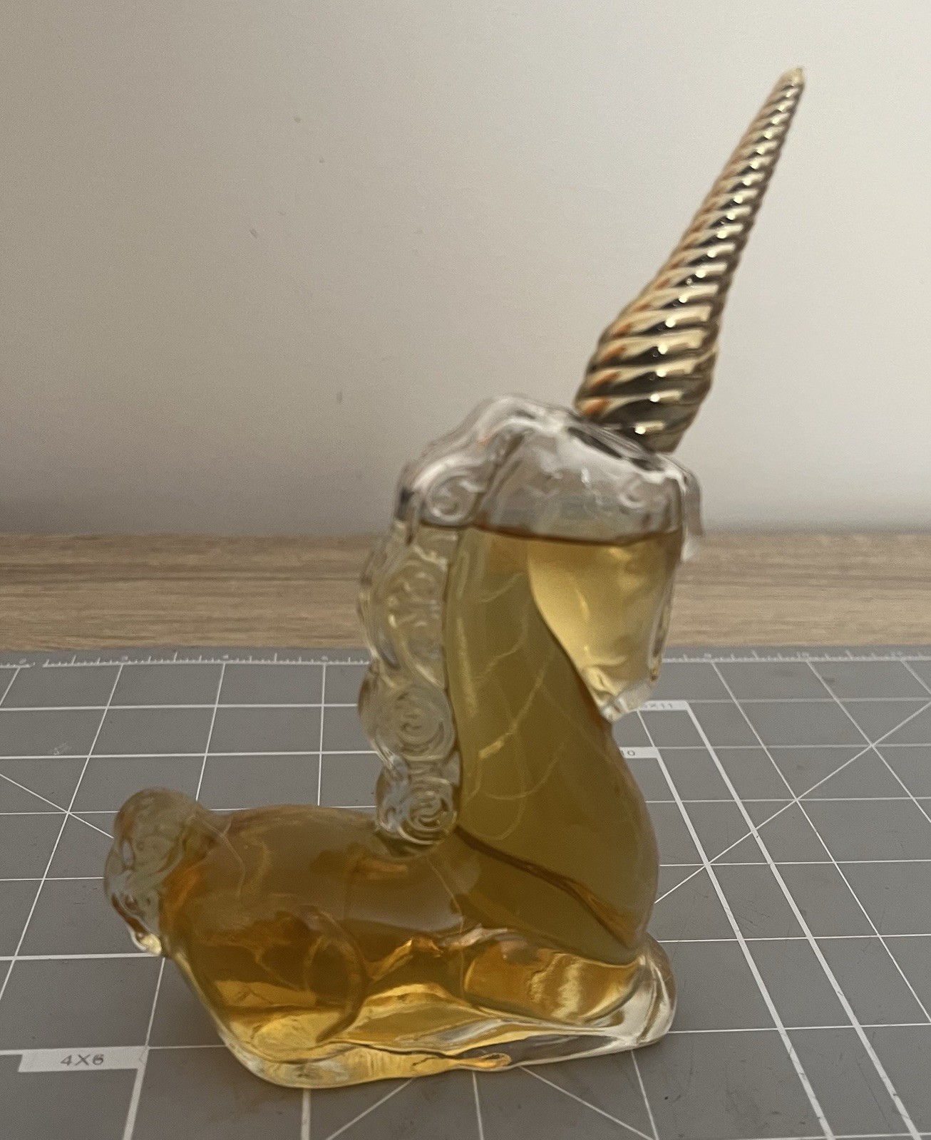Avon Unicorn Perfume Bottle 2 Oz Field Flower Full / Nearly Full Bottle Vintage Avon Unicorn Perfume Bottle 2 Oz Field Flower Full / Nearly Full Bottle Vintage