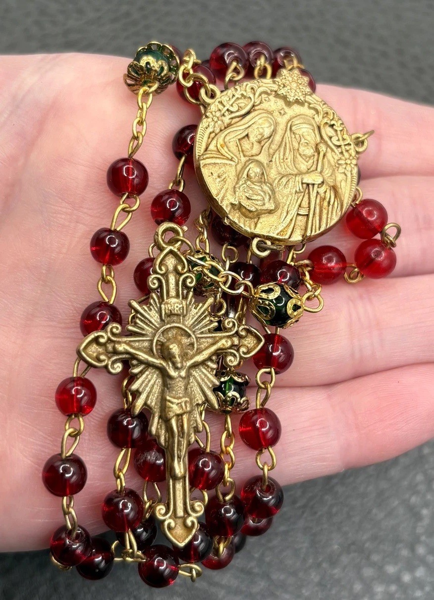 Vintage Red And Green Glass Beads Christmas Rosary Crucifix Gold Tone 26” Vintage Red And Green Glass Beads Christmas Rosary Crucifix Gold Tone 26”