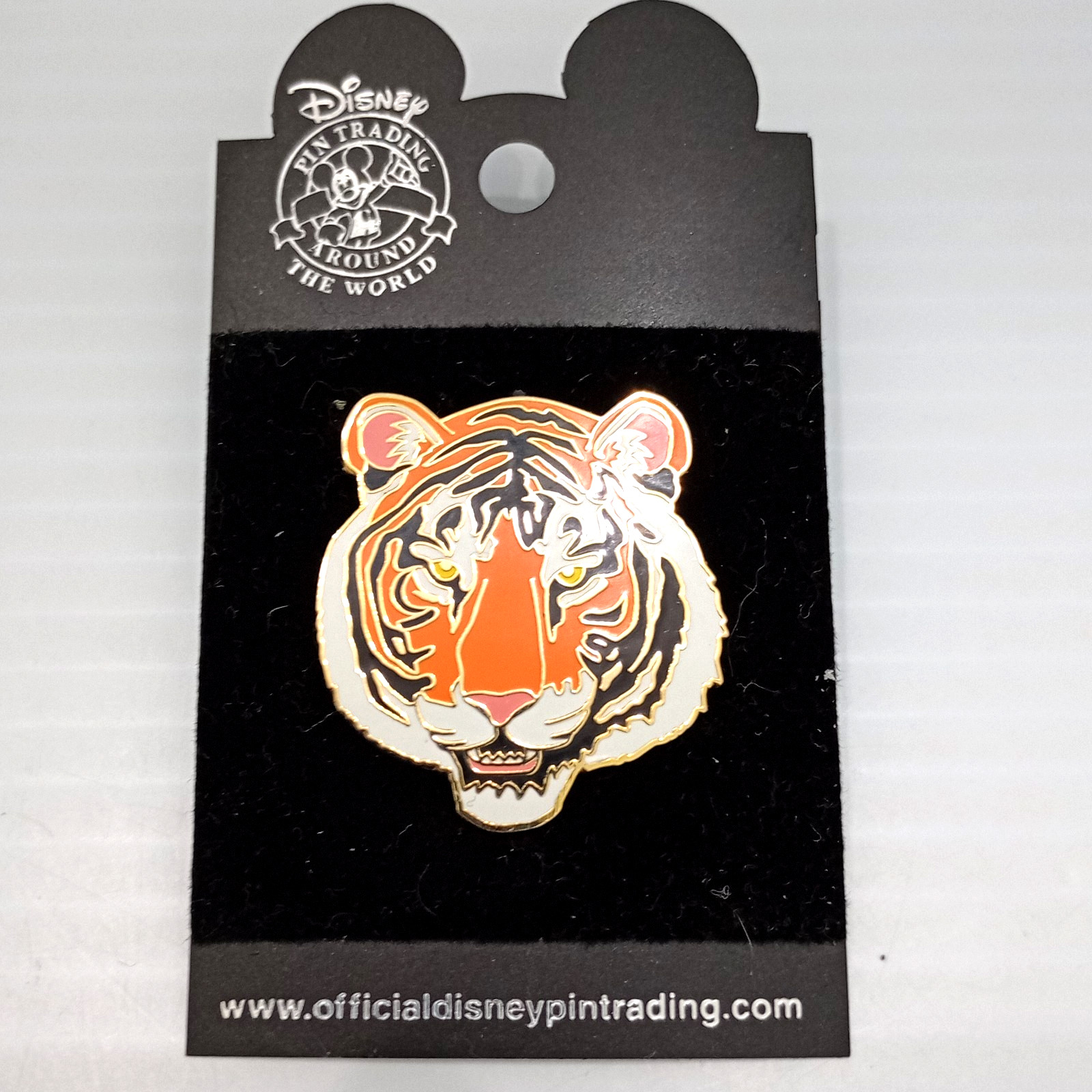 New VTG Official Trading Disney Pin Trading 2005 Tiger Face Enamel Pin On Card New VTG Official Trading Disney Pin Trading 2005 Tiger Face Enamel Pin On Card