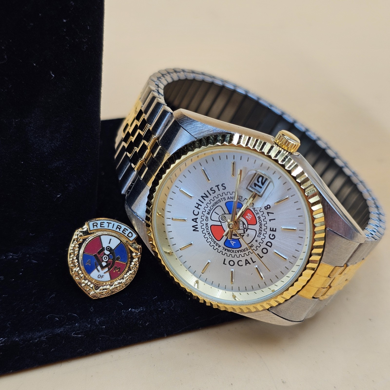 Intl. Association Of Machinists & Aerospace Workers Local Lodge 1781 Watch & Pin Intl. Association Of Machinists & Aerospace Workers Local Lodge 1781 Watch & Pin
