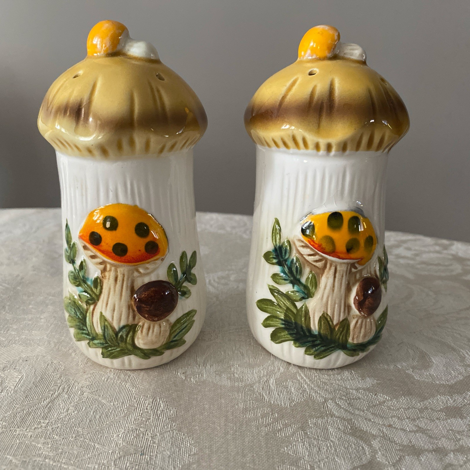 Vintage~1970s~Merry Mushroom~Salt and Pepper/Spice Shakers~Set of 2 Vintage~1970s~Merry Mushroom~Salt and Pepper/Spice Shakers~Set of 2
