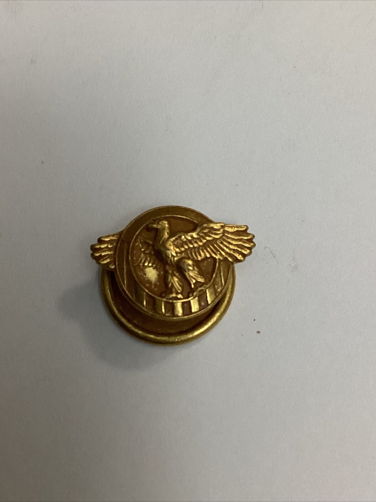 Vintage WWII “Ruptured duck” Honorable Discharge U.S. Navy Lapel Pin