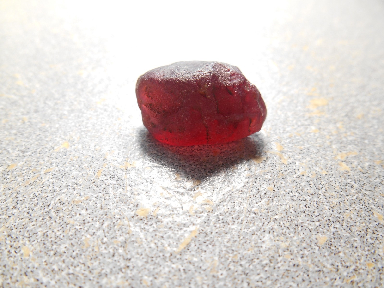 Red-pink - Malaya Garnet faceting rough 25.8 cts. . clean. Madagascar. Red-pink - Malaya Garnet faceting rough 25.8 cts. . clean. Madagascar.