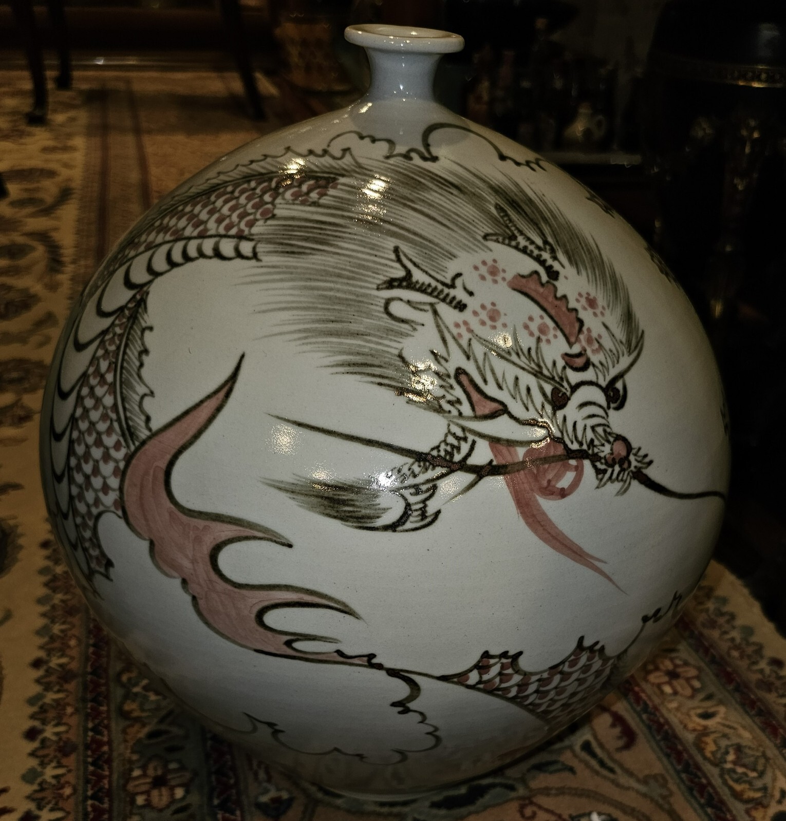 Vintage Style Blue and White Ceramic Dragon Motif Vase 12.5\ Vintage Style Blue and White Ceramic Dragon Motif Vase 12.5\