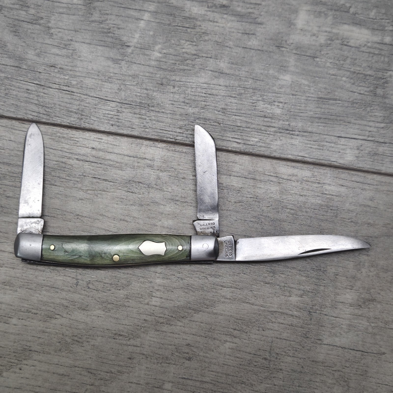 Vintage UK&R Co Utica NY 3 Blade Stockman Pocket Knife Green Handles USA