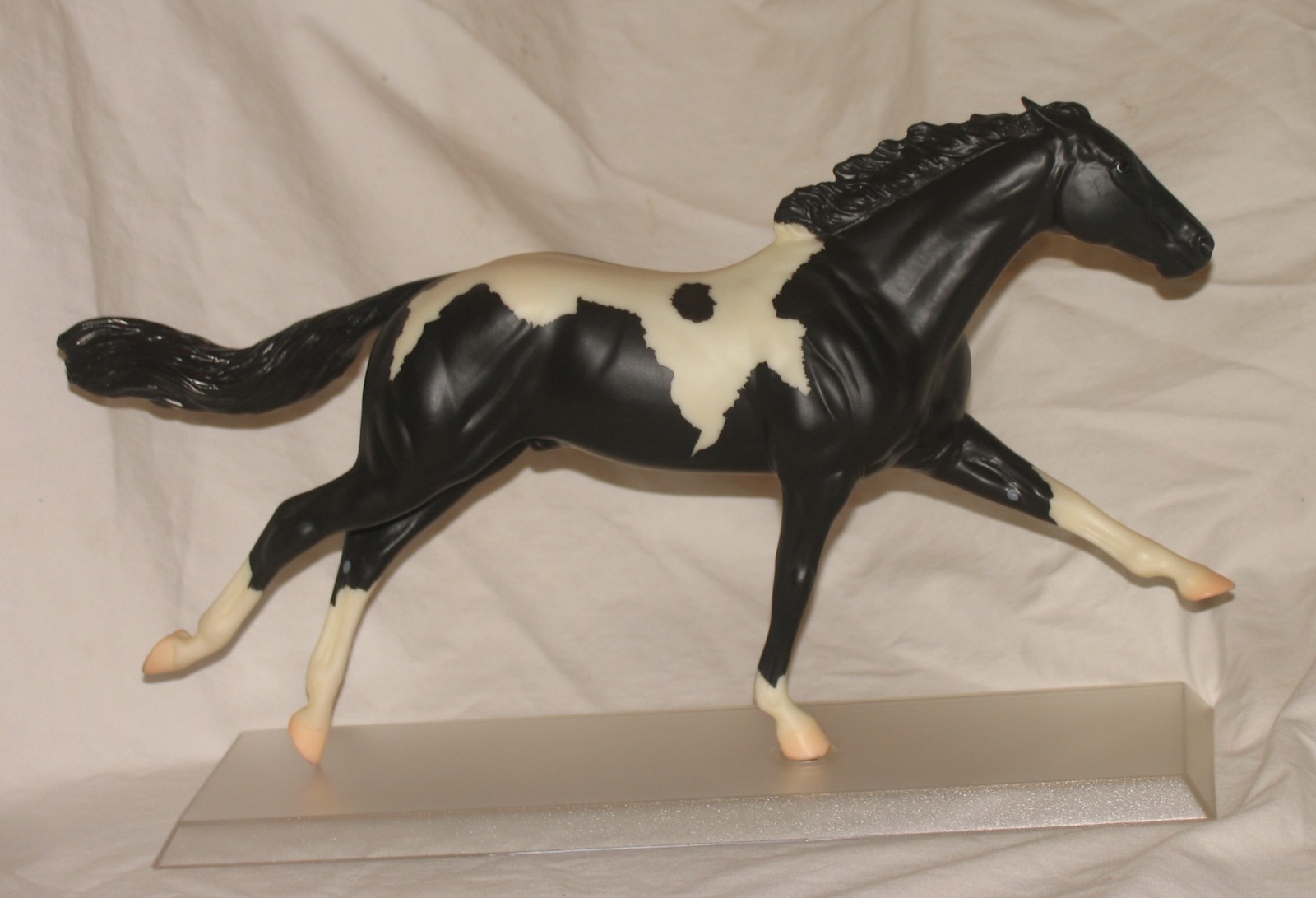 Breyer horse Puuku Limited edition Midstates ruffian mold black & white pinto