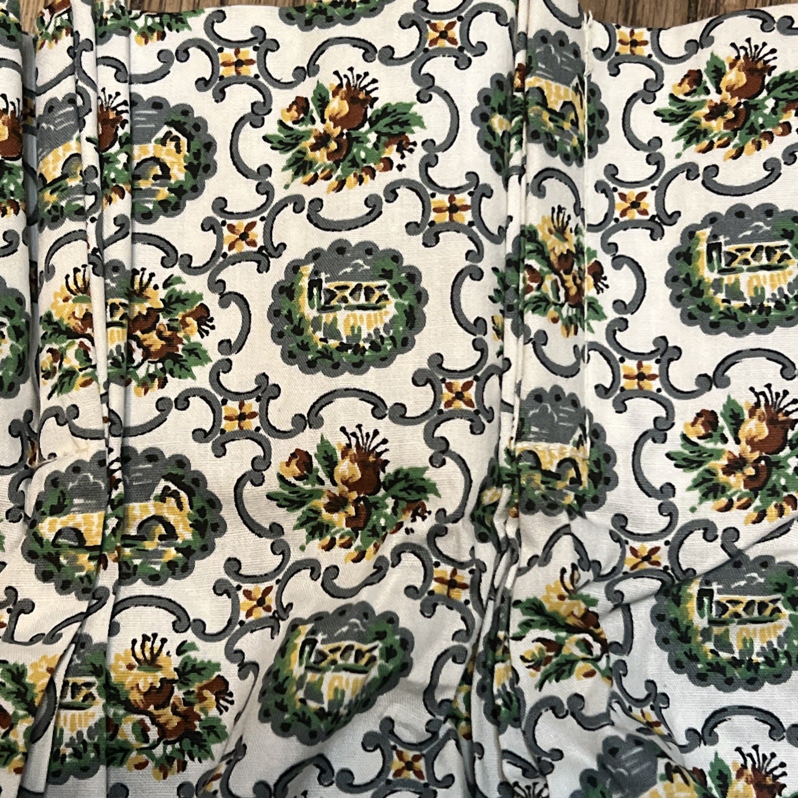 Vintage MCM NOS novelty print window Valance 46” Vintage MCM NOS novelty print window Valance 46”