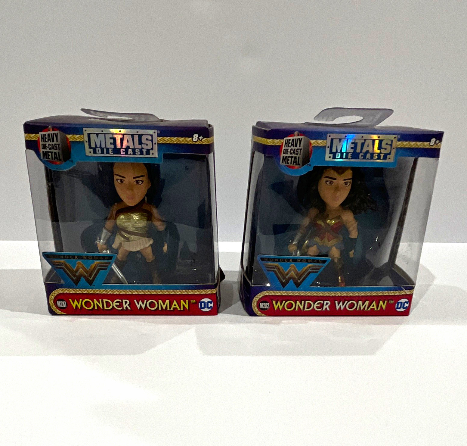Jada Toys Wonder Woman Metals Die Cast 1:24 Die-Cast Metal 2-Pack M384 Jada Toys Wonder Woman Metals Die Cast 1:24 Die-Cast Metal 2-Pack M384