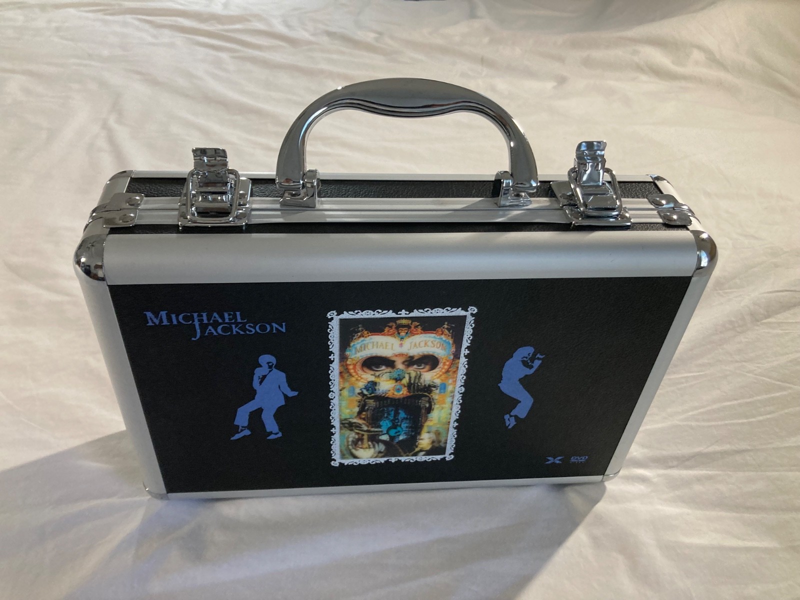 Michael Jackson - The Ultimate Collection DVD box set & metal case over 30 discs Michael Jackson - The Ultimate Collection DVD box set & metal case over 30 discs