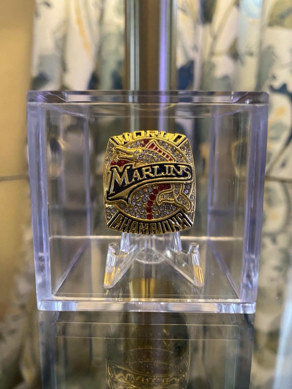 2003 Florida Marlins World Series Ring w/Showcase Cube Beckett USA SHIP 2003 Florida Marlins World Series Ring w/Showcase Cube Beckett USA SHIP