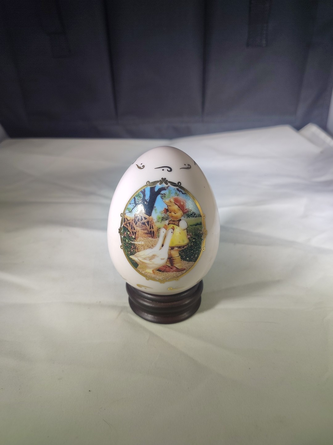 1993 M.J. Hummel Porcelain Egg Collection: \ 1993 M.J. Hummel Porcelain Egg Collection: \