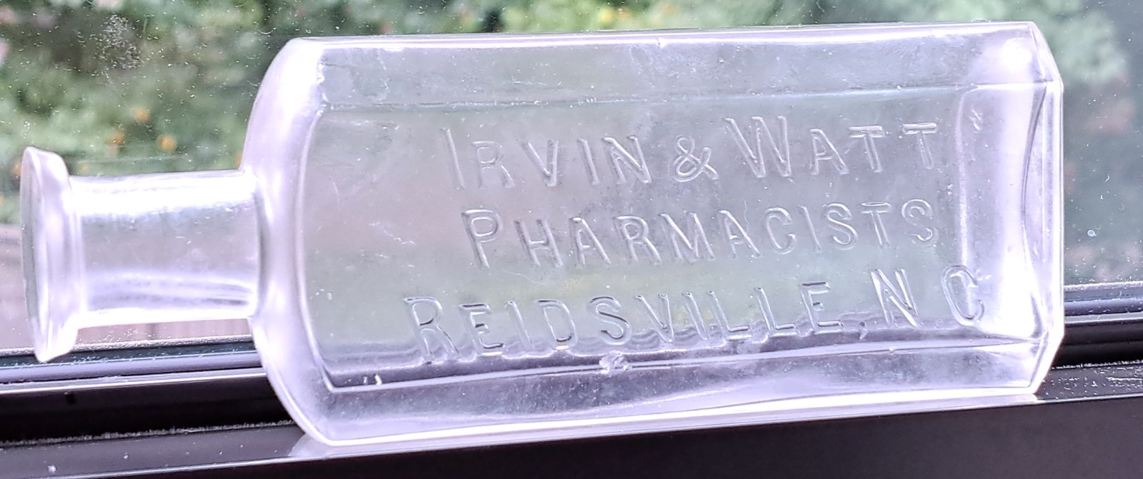 VERY RARE IRVIN & WATT PHARMACISTS BOTTLE REIDSVILLE NC MEDICINE GLASS 6 1/2\ VERY RARE IRVIN & WATT PHARMACISTS BOTTLE REIDSVILLE NC MEDICINE GLASS 6 1/2\