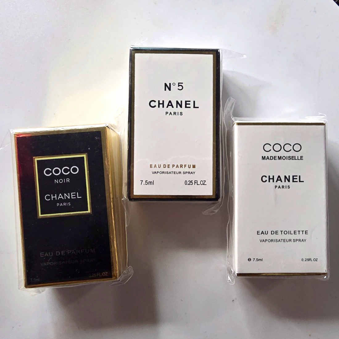 CHANEL Mini Perfume Set Lot of 3 7.5ml: N°5, Coco Noir, Mademoiselle CHANEL Mini Perfume Set Lot of 3 7.5ml: N°5, Coco Noir, Mademoiselle